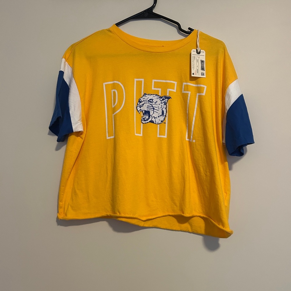 NEW! Pittsburgh Panthers T-Shirt Women’s size Medium NWT - Go Pitt Go!